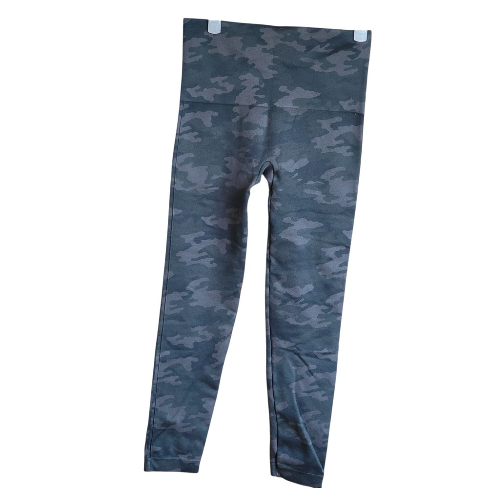 Spanx Look at Me Now Seamless Leggings Camo High Waisted‎ Size Medium